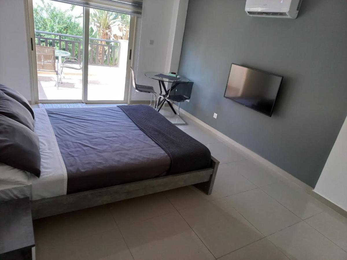 Modern Studio Apartment Armonia Court باراليمني المظهر الخارجي الصورة