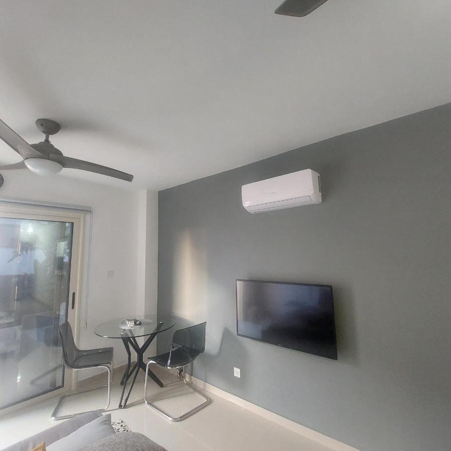 Modern Studio Apartment Armonia Court باراليمني المظهر الخارجي الصورة